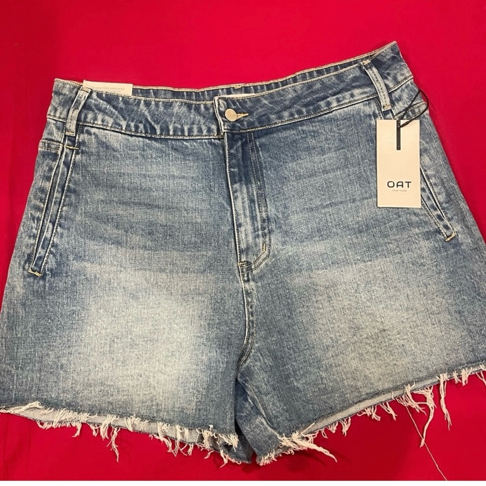 Oat denim shorts